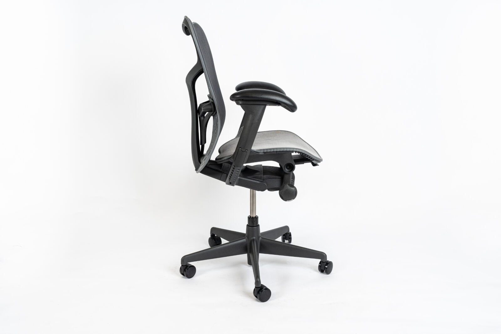 Herman Miller | Model: Mirra 2 | Color Gray Office Chair sides