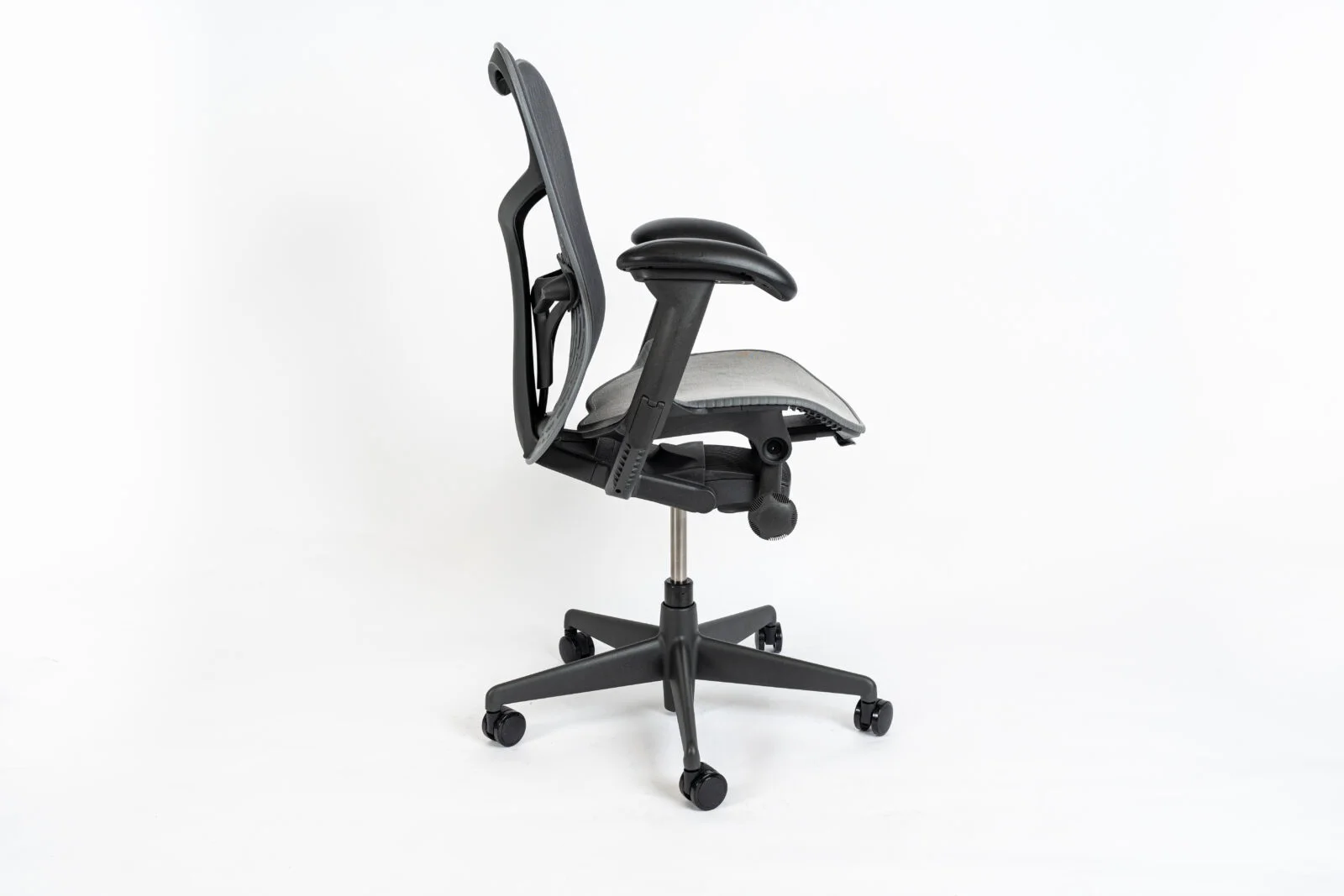 Herman Miller | Model: Mirra 2 | Color Gray Office Chair sides