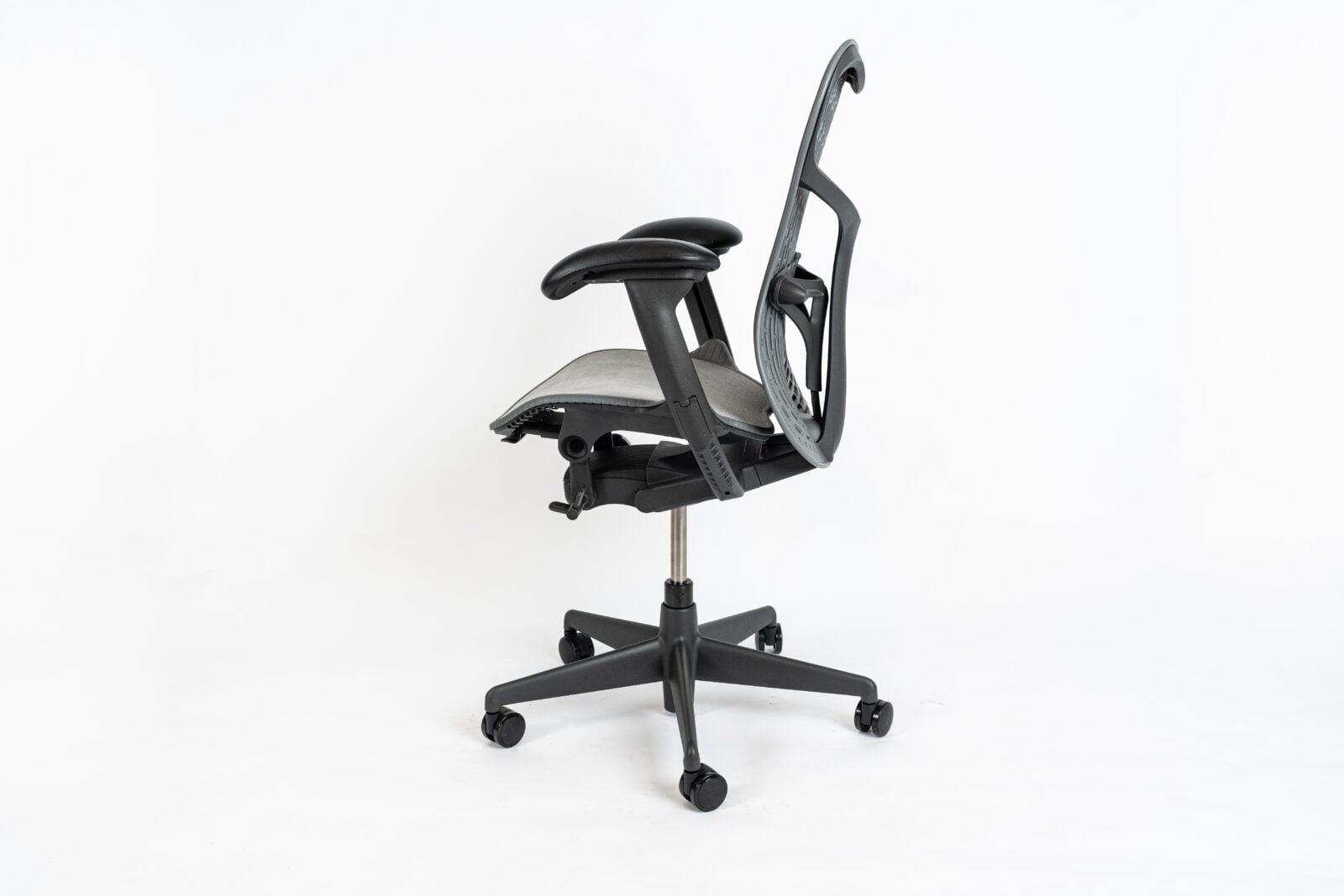 Herman Miller | Model: Mirra 2 | Color Gray Office Chair sides