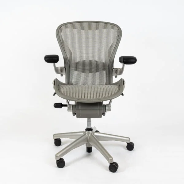 Herman Miller | Model: Aeron Classic | Color Titanium front