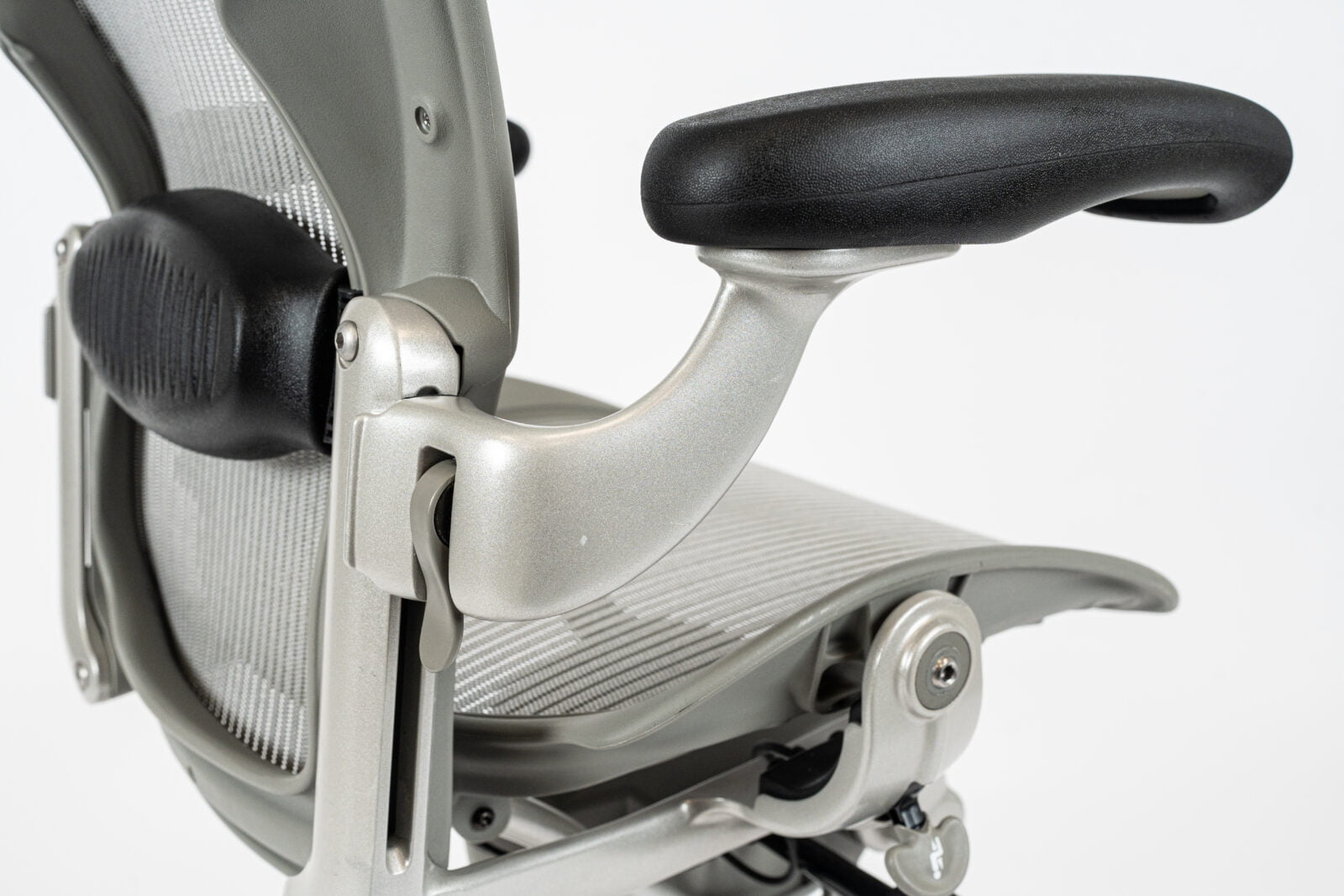 Herman Miller | Model: Aeron Classic | Color Titanium back adjustable