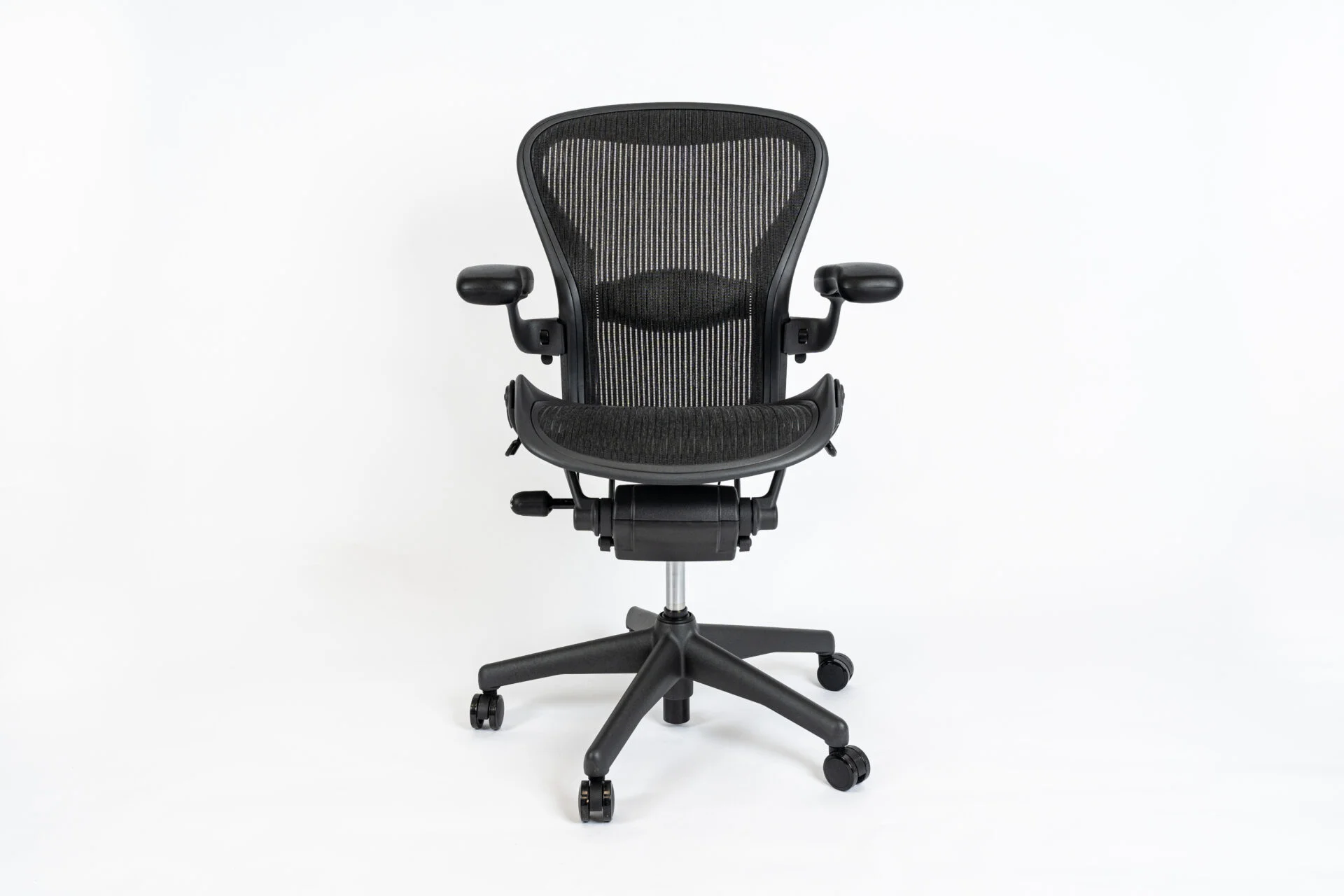 Herman Miller | Model: Aeron Classic | Refurbished front face 2