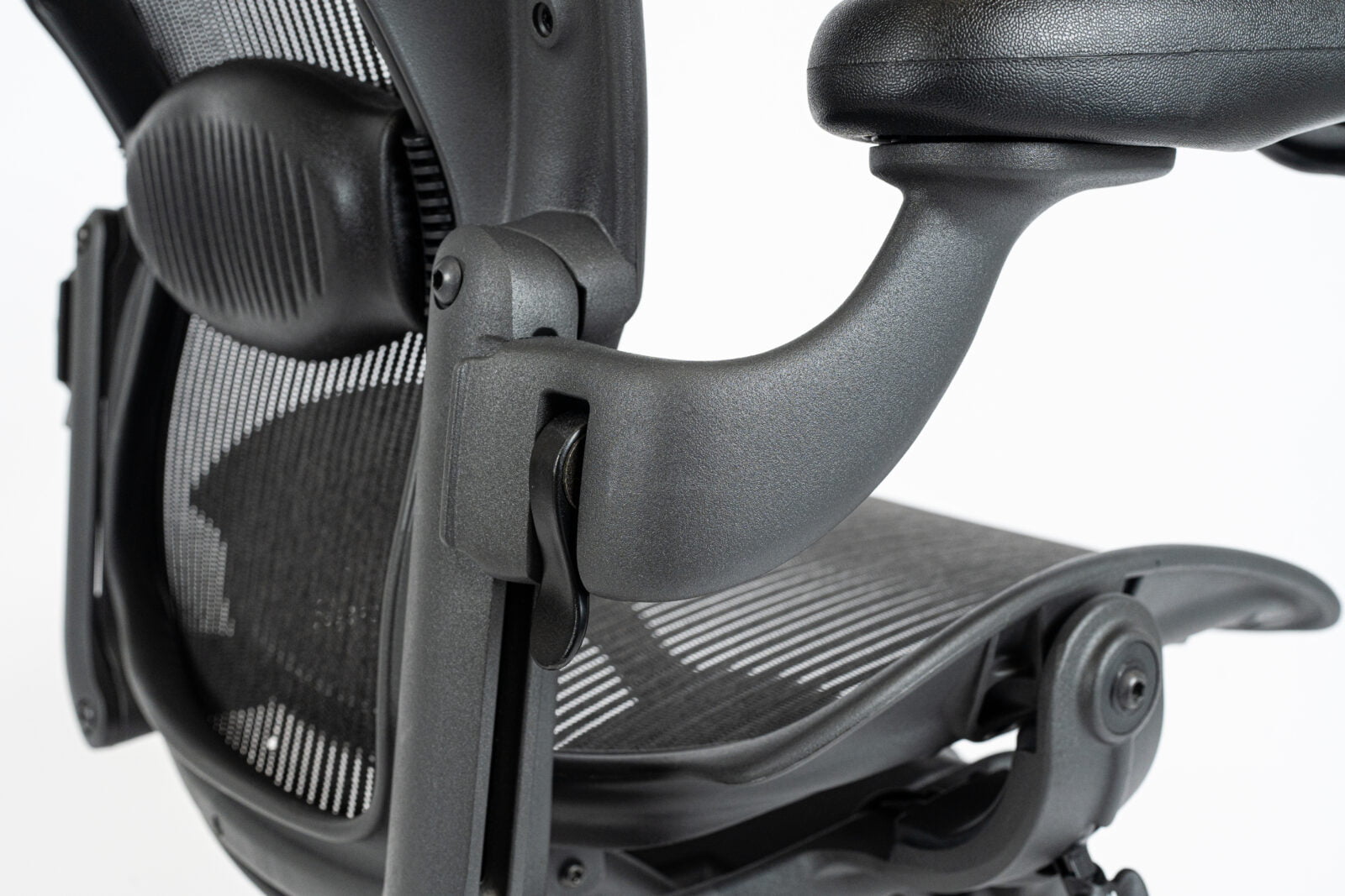 Herman Miller | Model: Aeron Classic | Refurbished armrest adjustable