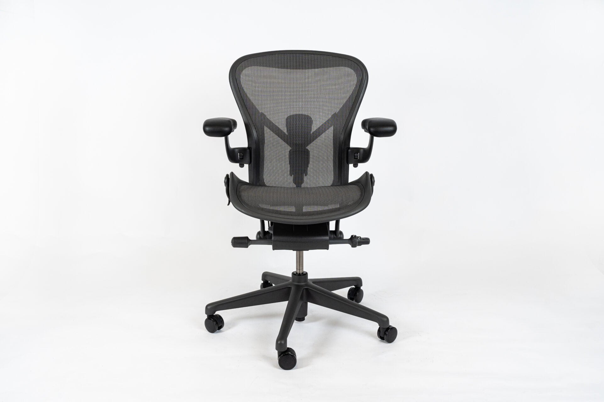 Herman Miller | Model: Aeron Remastered With Posture-Fit | Color: Graphite | Office Chair front face