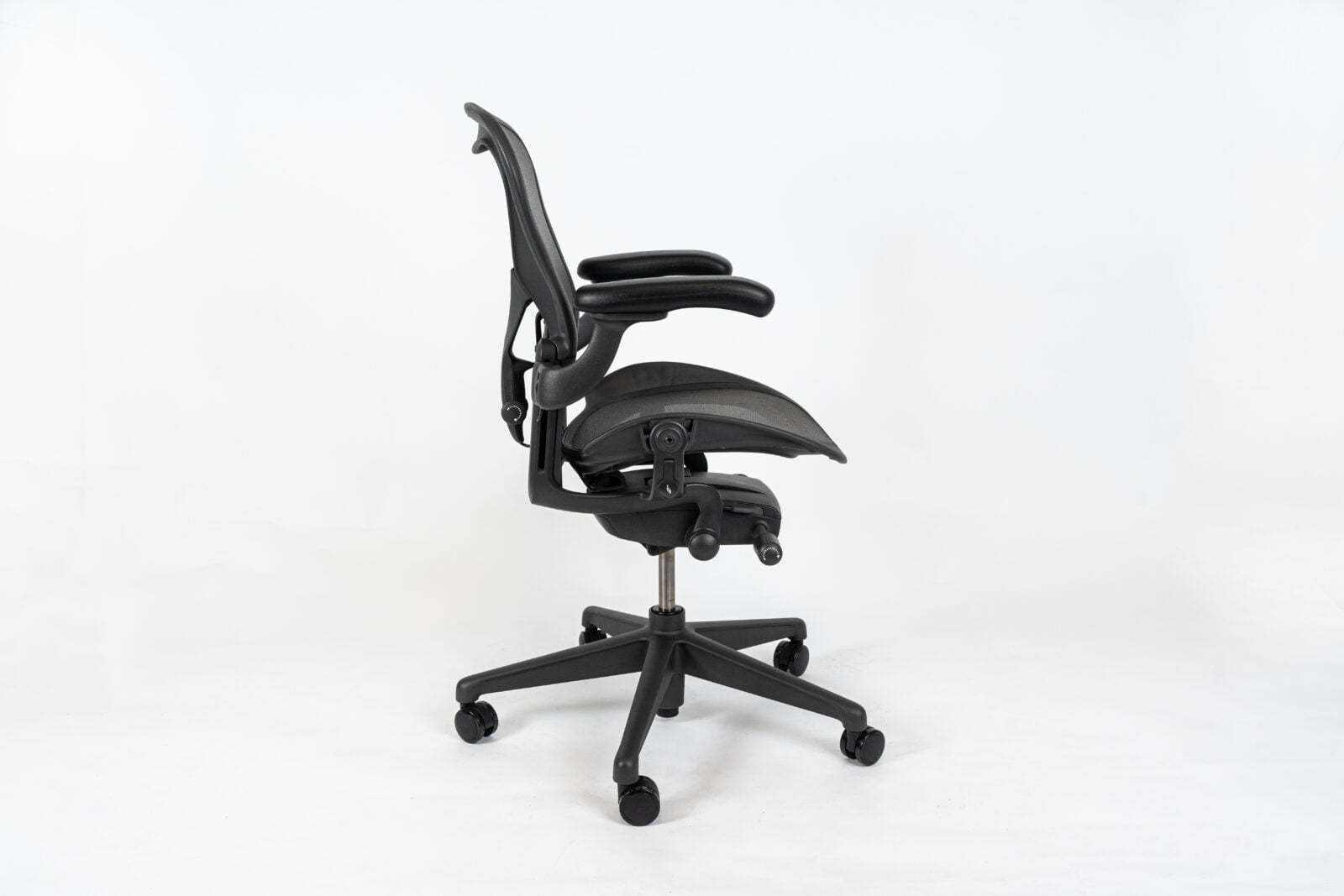 Herman Miller | Model: Aeron Remastered With Posture-Fit | Color: Graphite | Office Chair sides