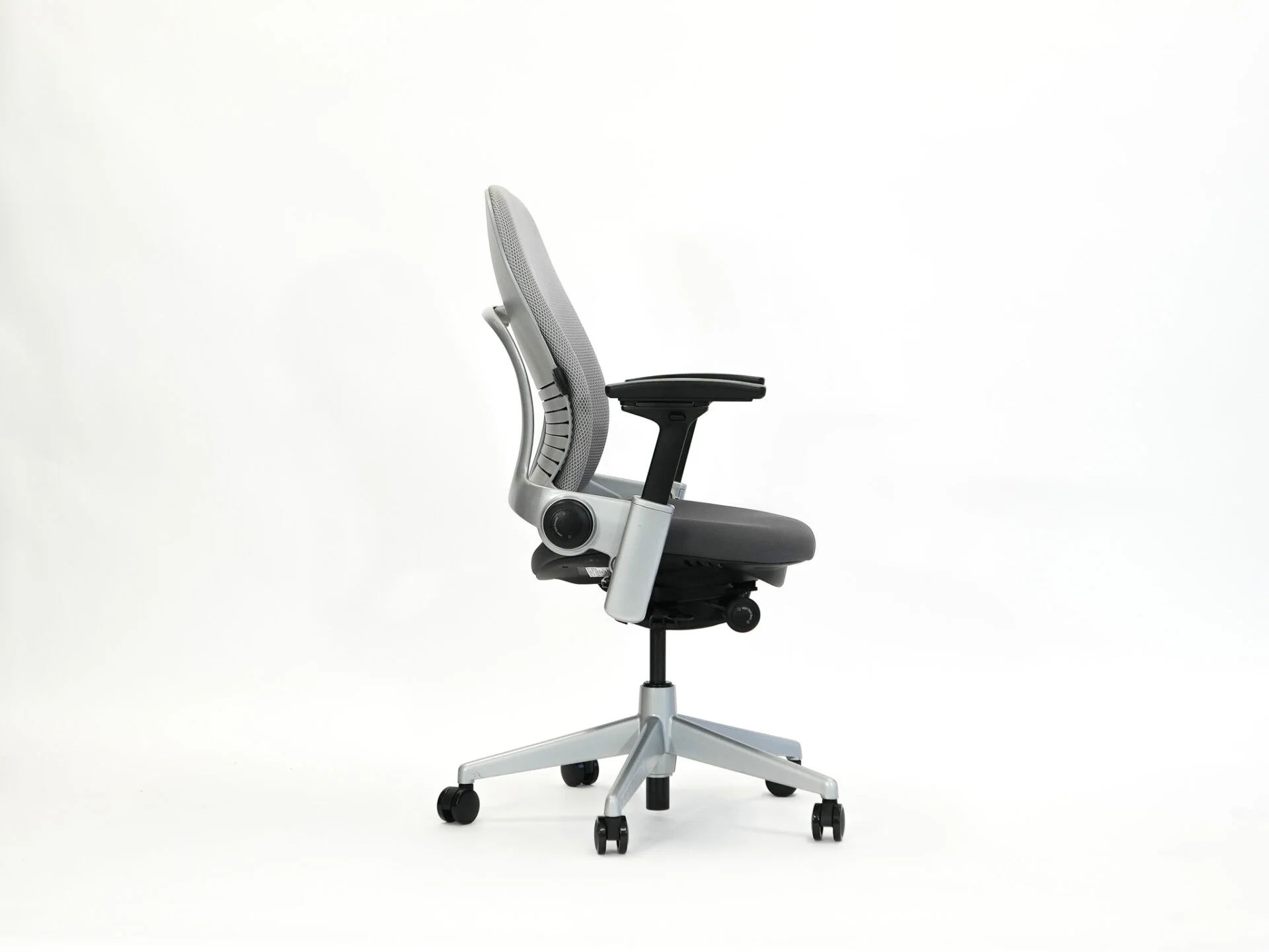 SteelCase Leap | Model: Leap V2 | Refurbished right side