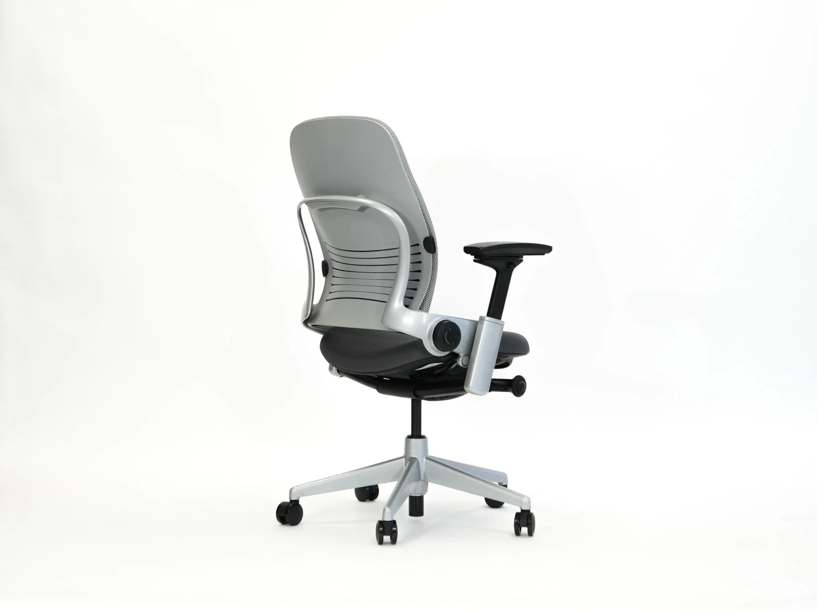 SteelCase Leap | Model: Leap V2 | Refurbished half back