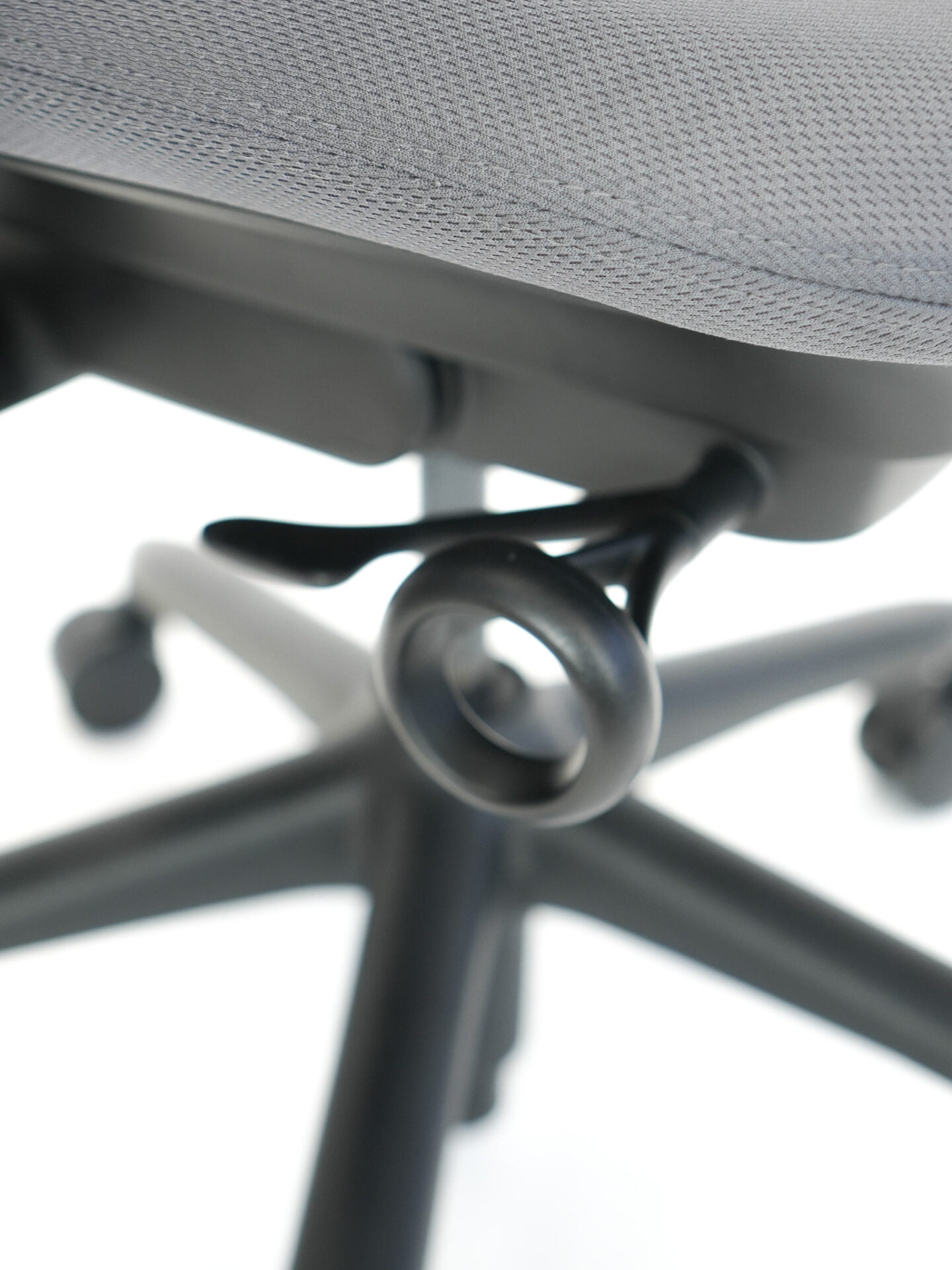 Herman Miller | Model: Sayl | Refurbished adjustable tool