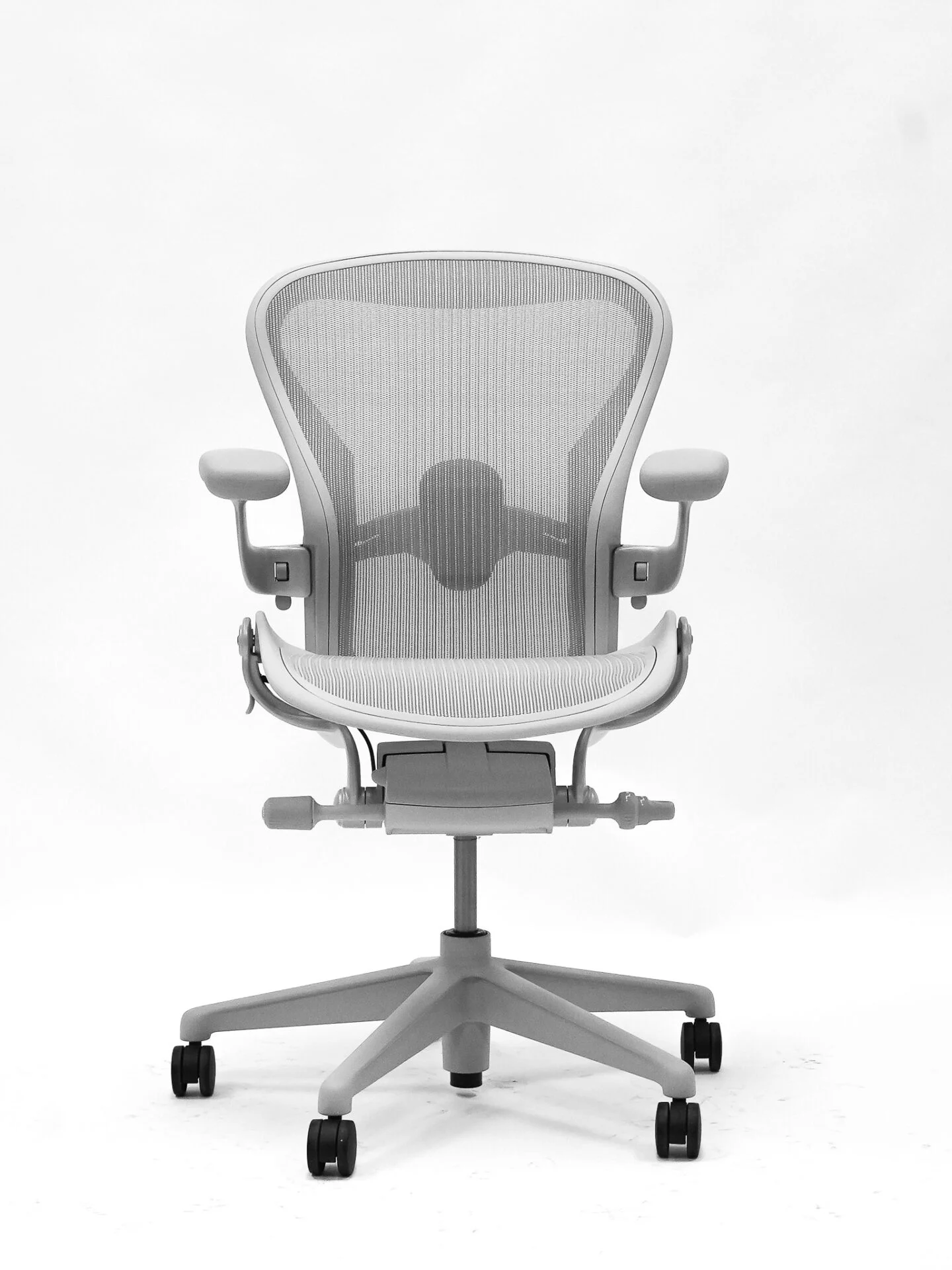 Herman Miller | Model: Aeron Remaster | Color: Mineral | Office Chair front