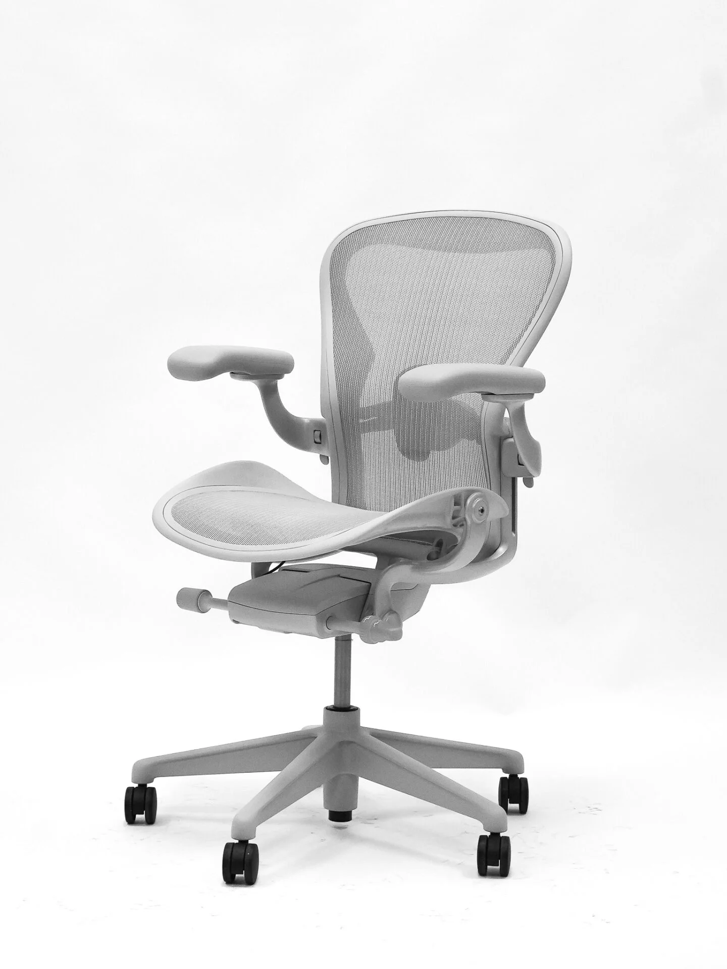 Herman Miller | Model: Aeron Remaster | Color: Mineral | Office Chair side