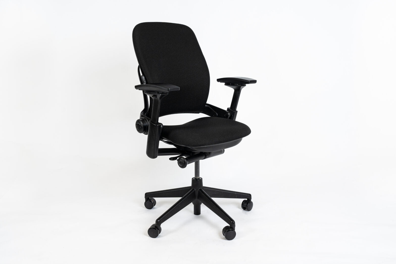 SteelCase Leap | Model: Leap V2 |Color: Black | Refurbished 1