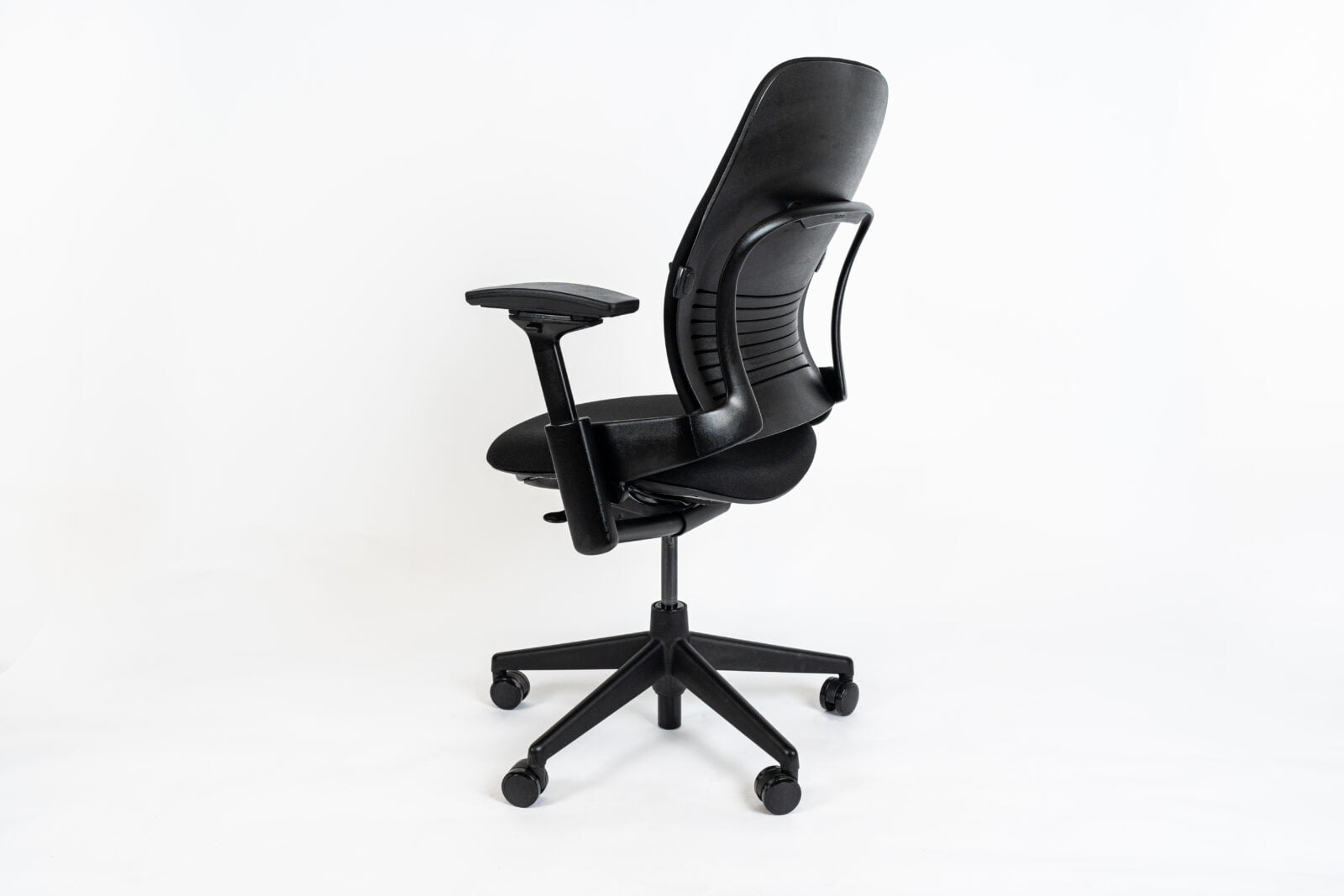 SteelCase Leap | Model: Leap V2 |Color: Black | Refurbished side face