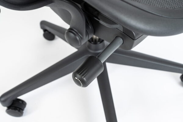 Herman Miller | Model: Aeron Remaster | Color: Graphite | Office Chair - Image 10