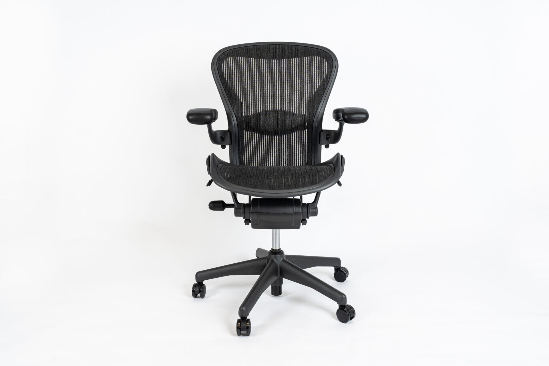 Herman Miller | Model: Aeron Classic | Color:Graphite| Refurbished Office Chair